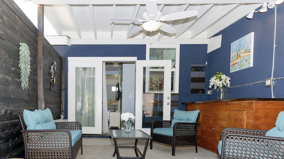 Bay Park Apartment | Bay Breeze Studio Cozy Retreat
