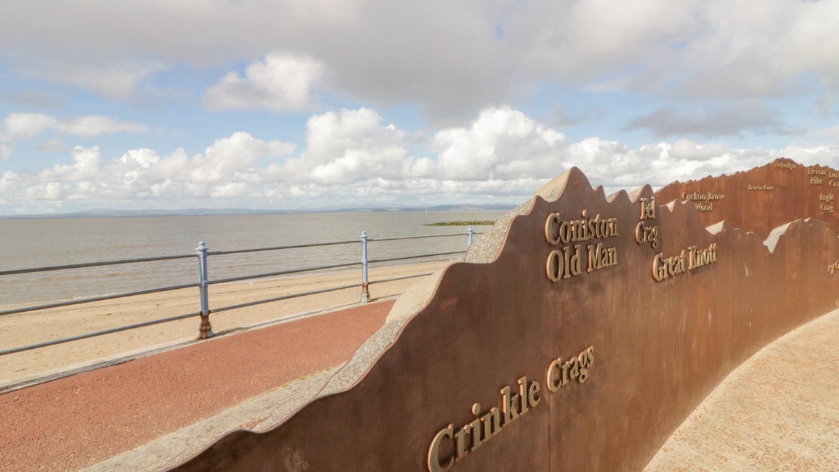 Slyne Cottage | BAY COTTAGE NO 7, pet friendly, country holiday cottage in Morecambe
