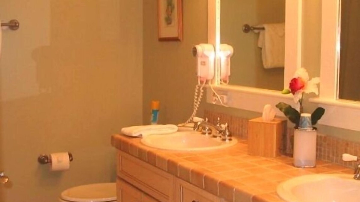 Baytowne Wharf Condo | Bay facing, end unit in the Grande! Baytowne Wharf Village