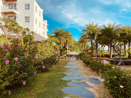 White Sand Beach Bed & Breakfast | Bay Forest Boutique B&B