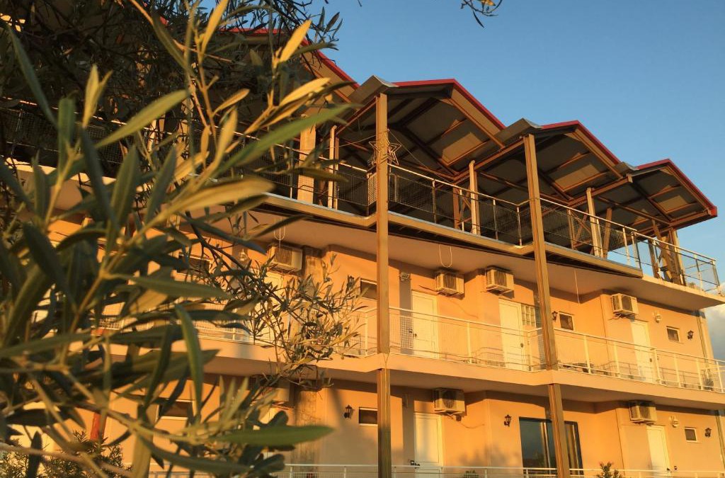 Karavomilos Apartment | Bay Holiday Hotel & Spa