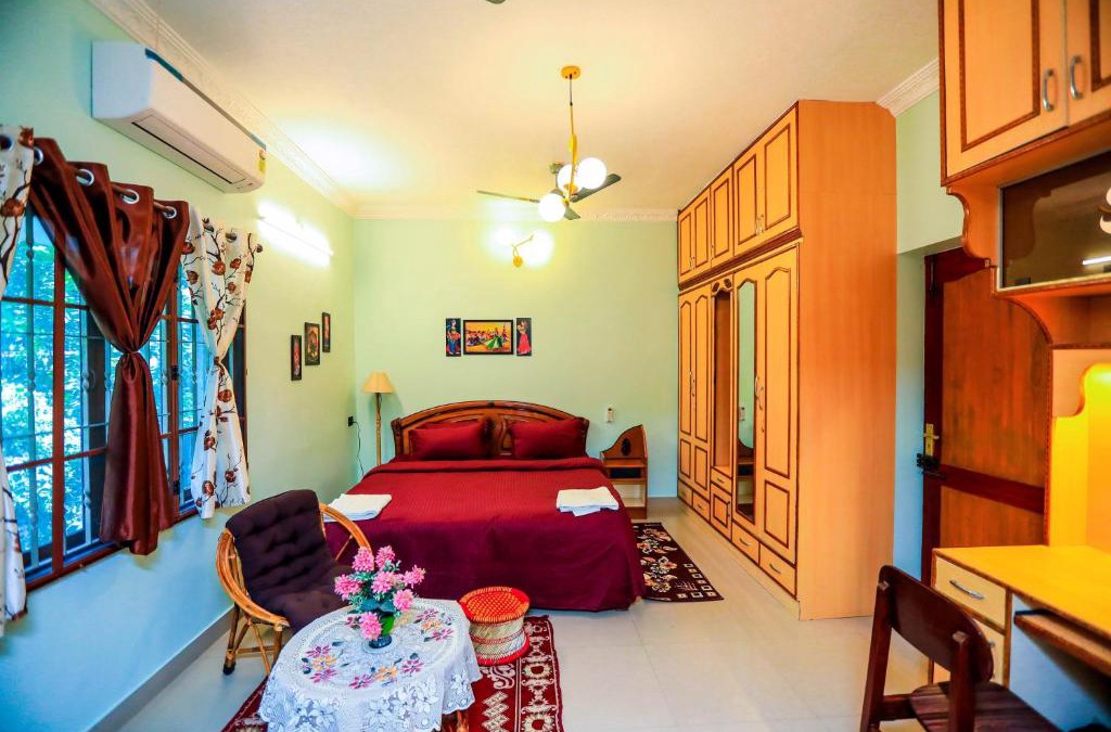 Heritage Town House | Bay Homes 2BHK WT Bathtub Near Rock Beach