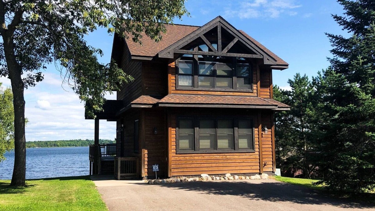 Bay Lake Cabin | Bay Lake Cabin w/200ft of Lakefront, fun deck, private dock + woodfire sauna!