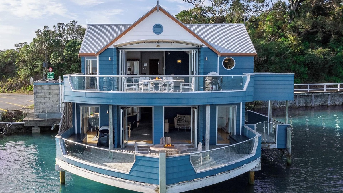 Opua Apartment | Bay of Islands On The Water Apartment -The Landing