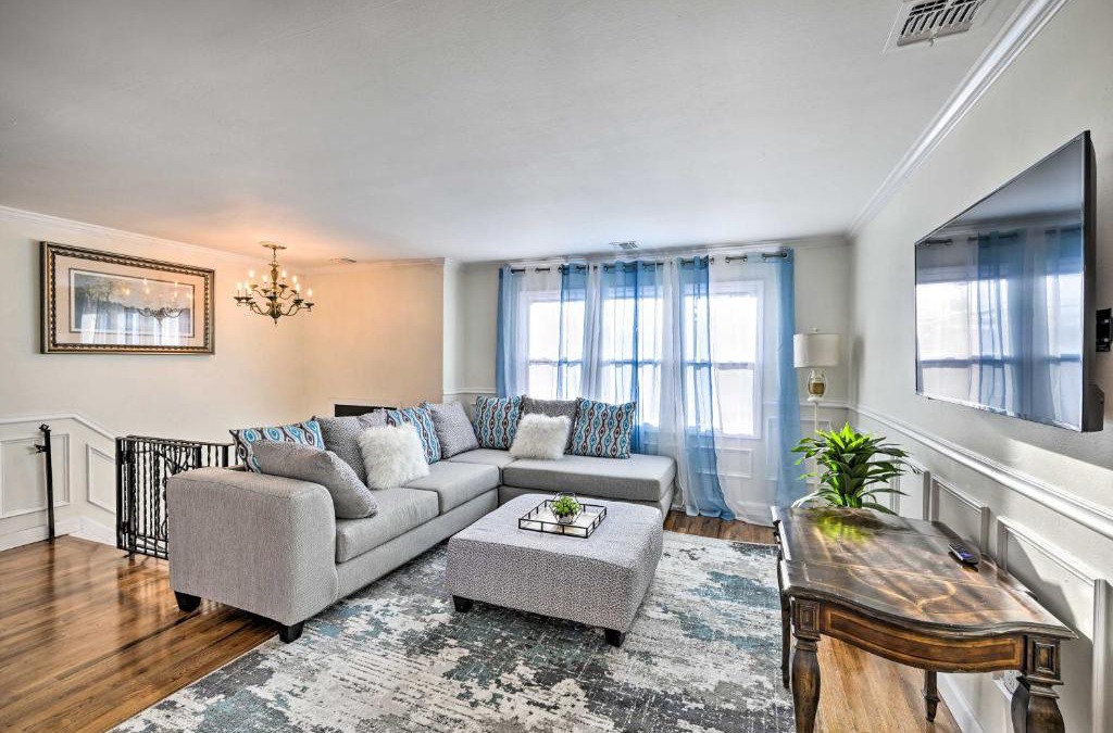 North Bay Shore Apartment | Bay Shore Vacation Rental with Shared Yard!