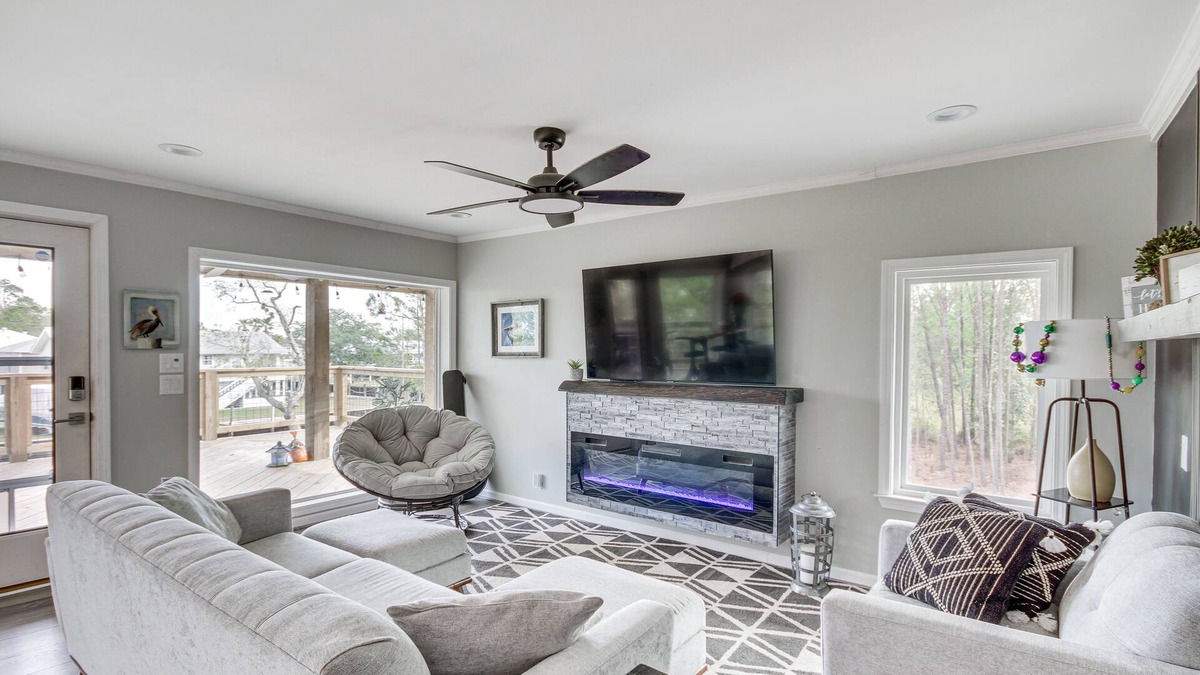 Shoreline Park Cottage | Bay St Louis Home w/Private Dock + Kayaks!