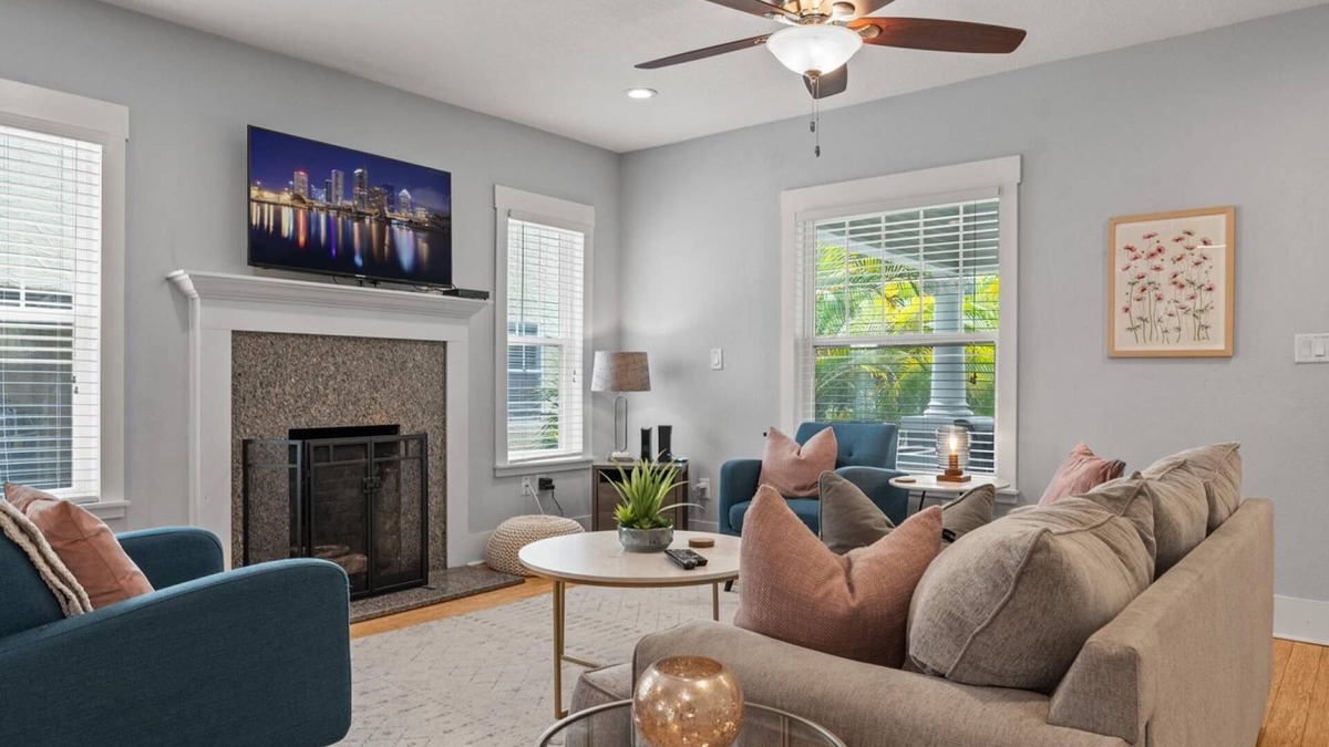 Palma Ceia House | Bay to Bay Sanctuary - Charming South Tampa Craftsman Home Near Bayshore