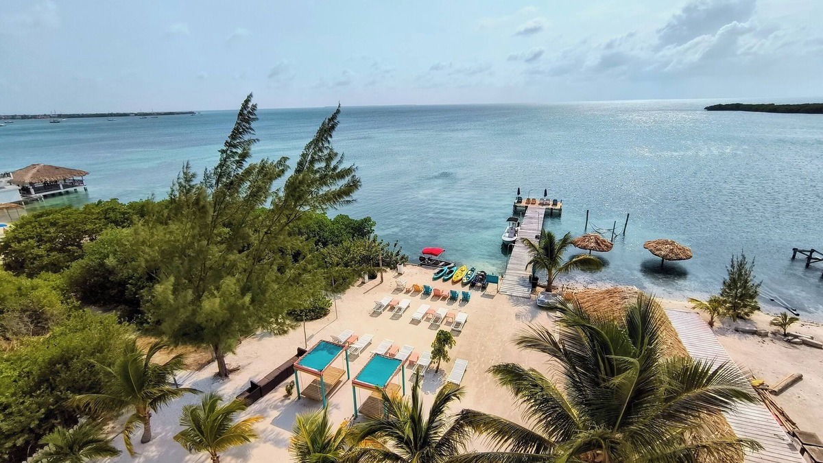 Caye Caulker Apartment | Bay Towers Hotel