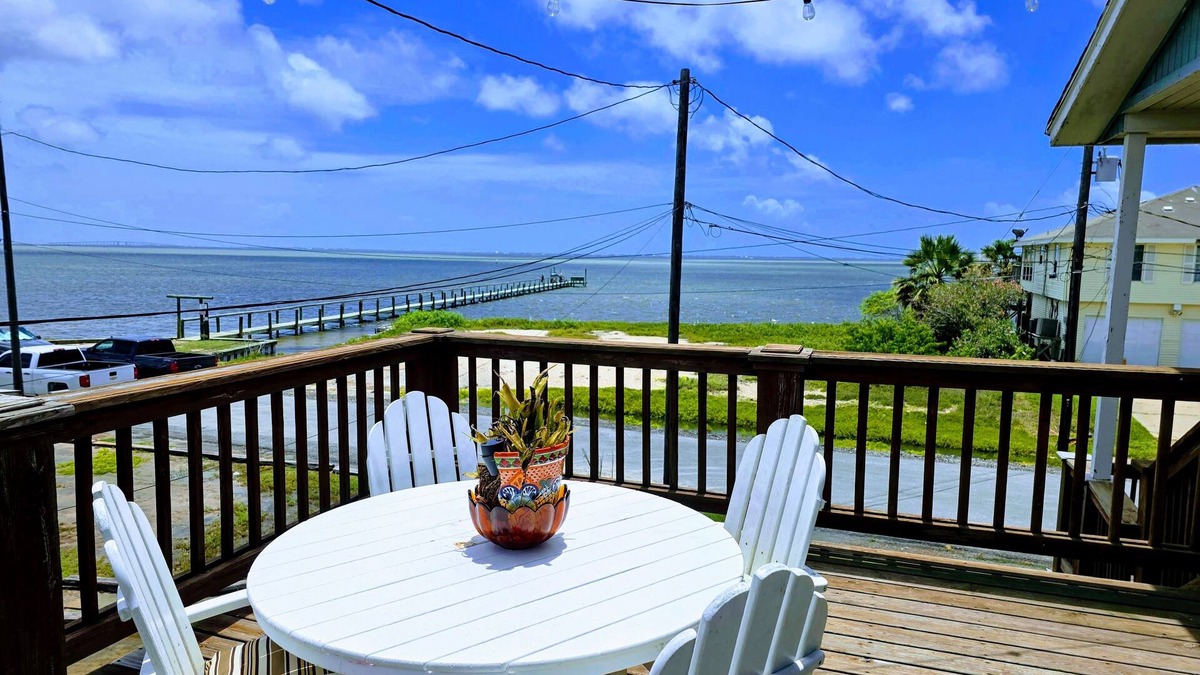 Flour Bluff House | Bay view for miles - Texas Coastal home for fishing, adult or family great times