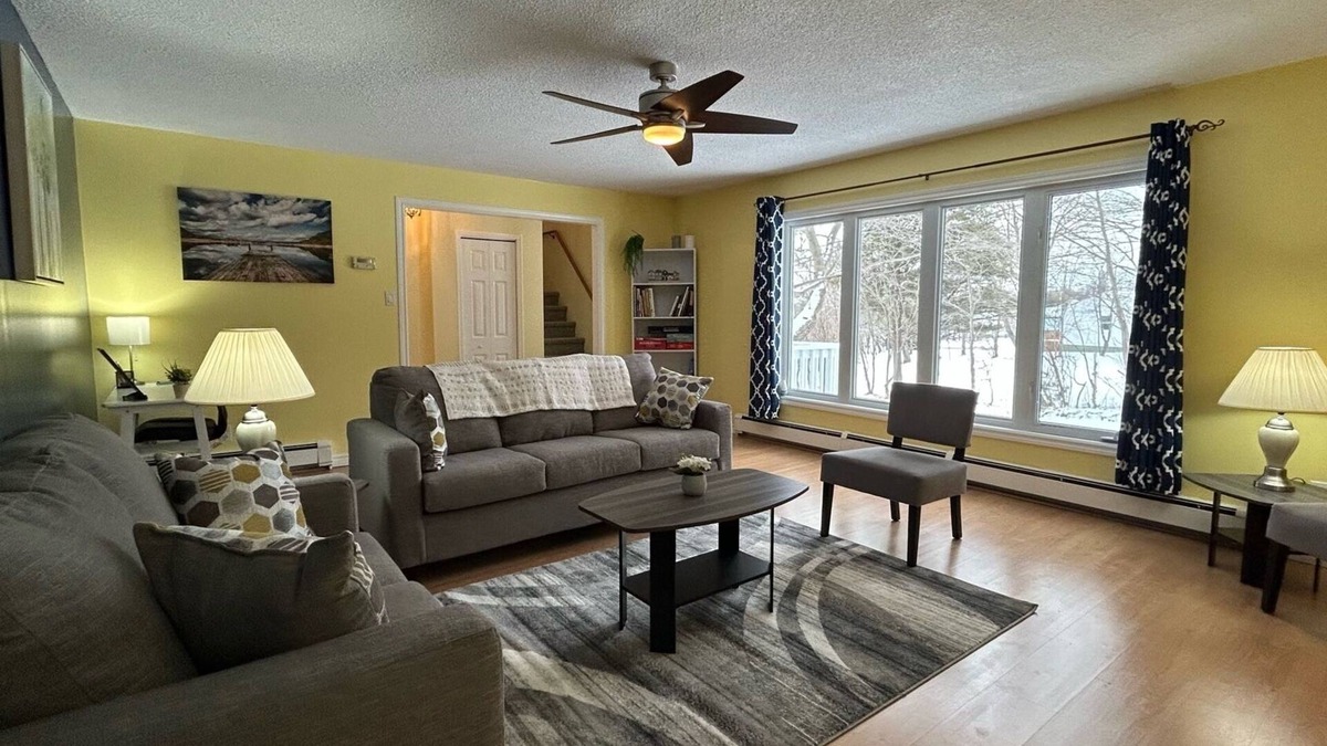 Botwood House | Bay View Retreat, quiet and private getaway, easy access to trails