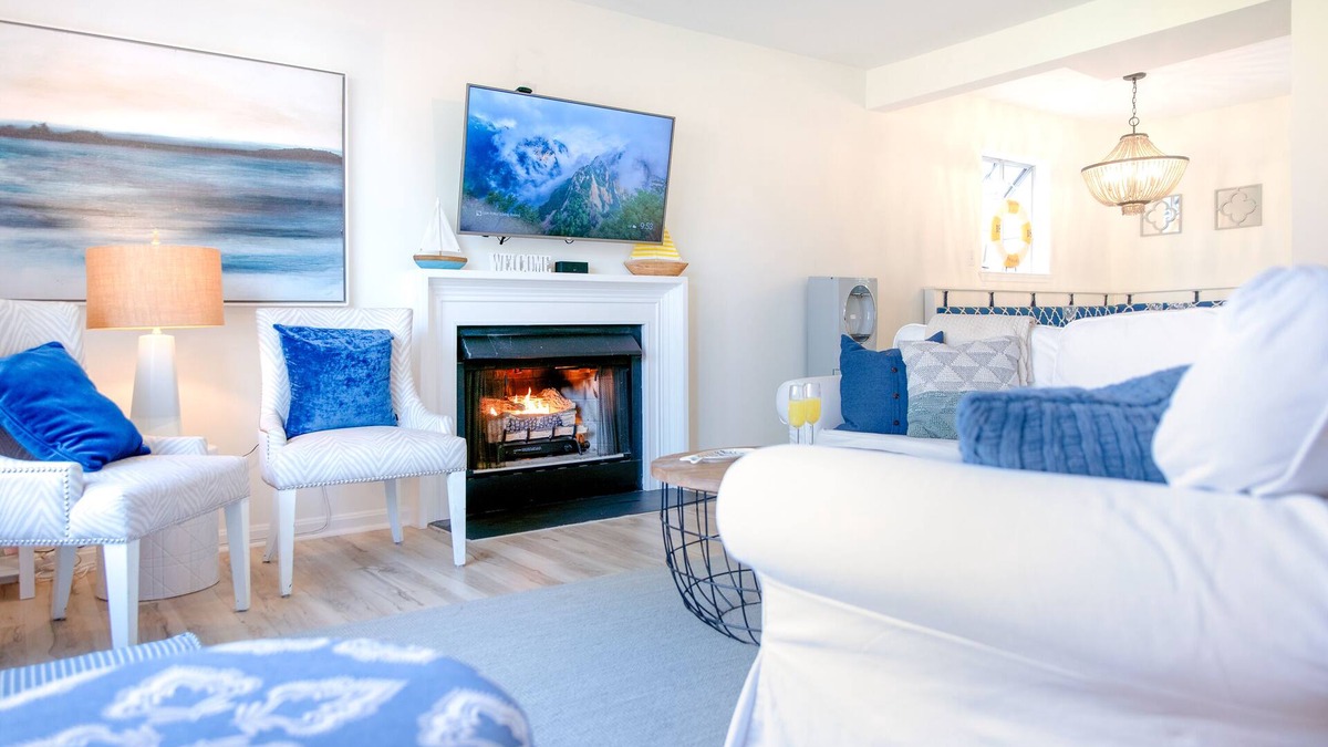 Shady Side House | Bay views with kayaks, bikes, fire pit, crabbing and more