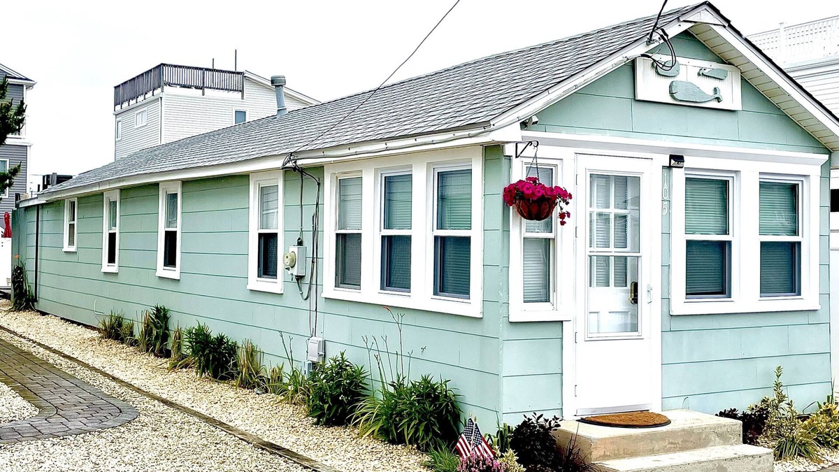 Ship Bottom House | Bay2Beach-Single Family Home nBeautiful Sunsets on the Bay-Block to the Beach