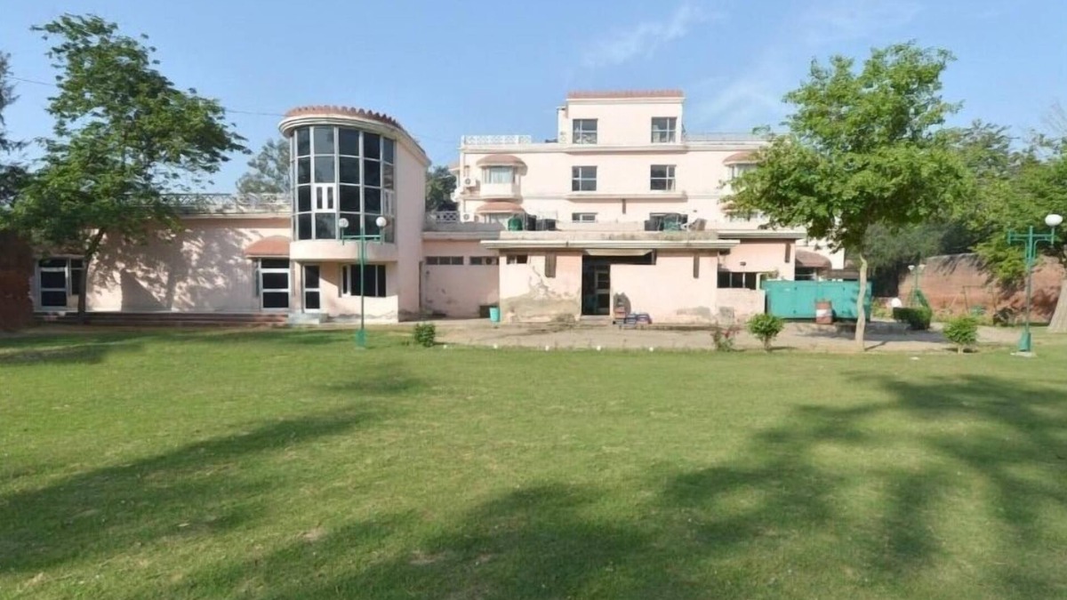 Bhiwani Hotel | Baya Tourist Resort