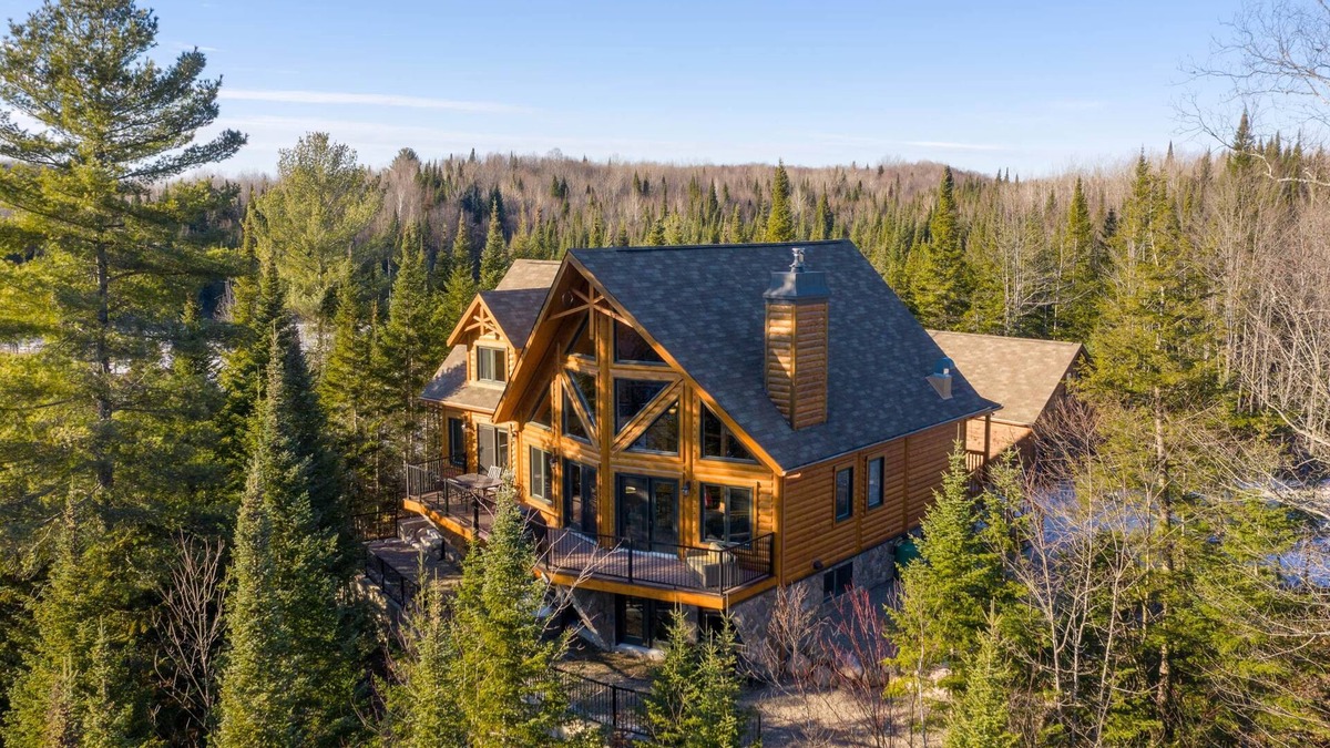 Amherst Ski Chalet | Baycliff Kanata Tremblant 257