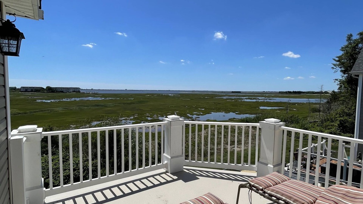 Somers Point House | BayDreaming-Bayview Home 5 minutes to Ocean City Beach