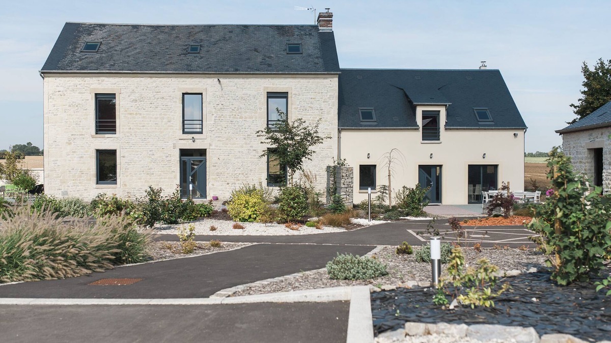 Cristot Cottage | Bayeux 4-bedroom house sleeps 8