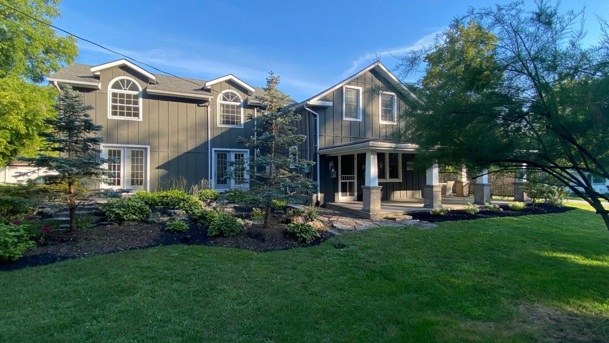 Bayfield House | BAYFIELD LUXURY VACATION/CORPORATE RETREAT STEPS AWAY FROM HISTORIC MAIN STREET