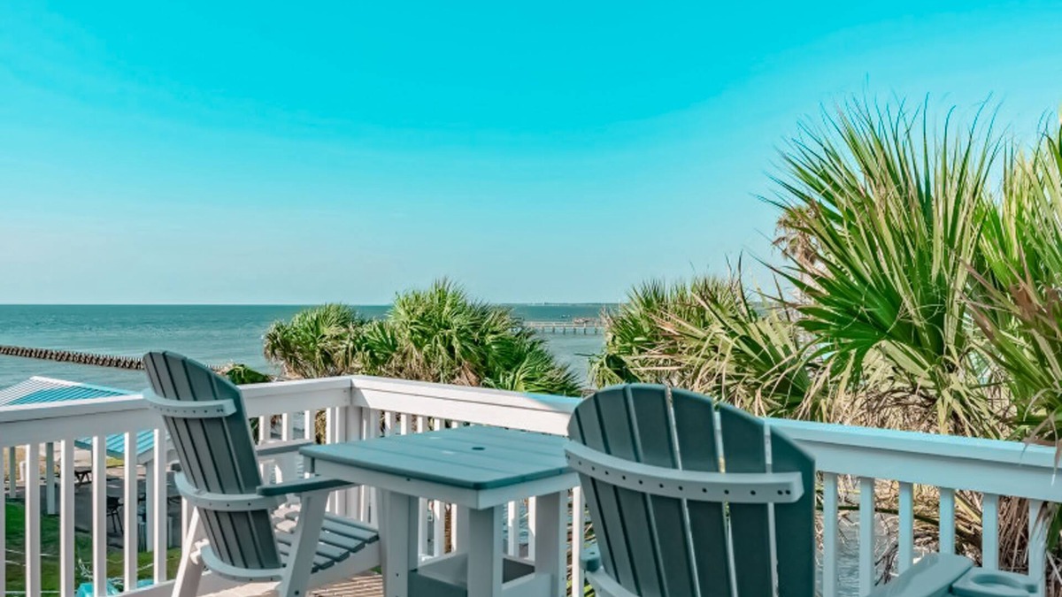 Rockport Condo | Bayfront condo with ocean views, balcony, tennis, & pool