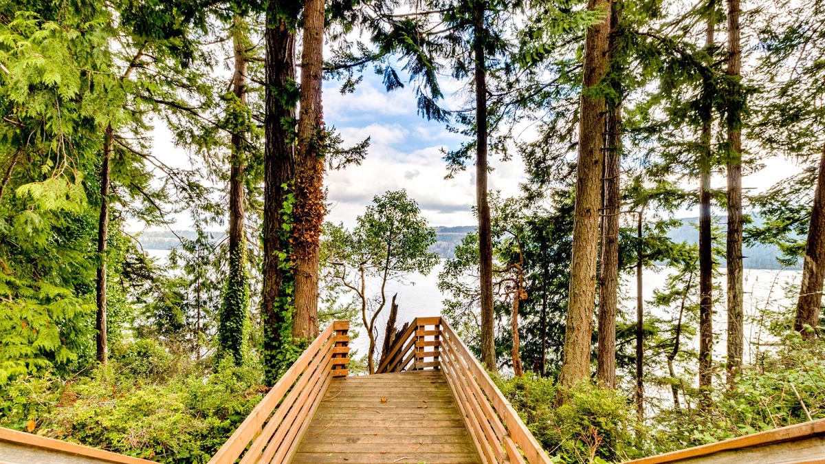 Adelma Beach House | Bayfront Dog-Friendly Cottage with Porch, Gas Grill, WiFi & Beach Access