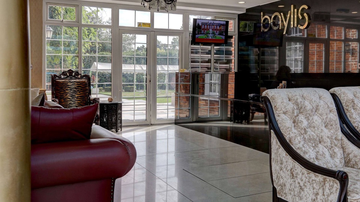 Slough Hotel | Baylis House Hotel