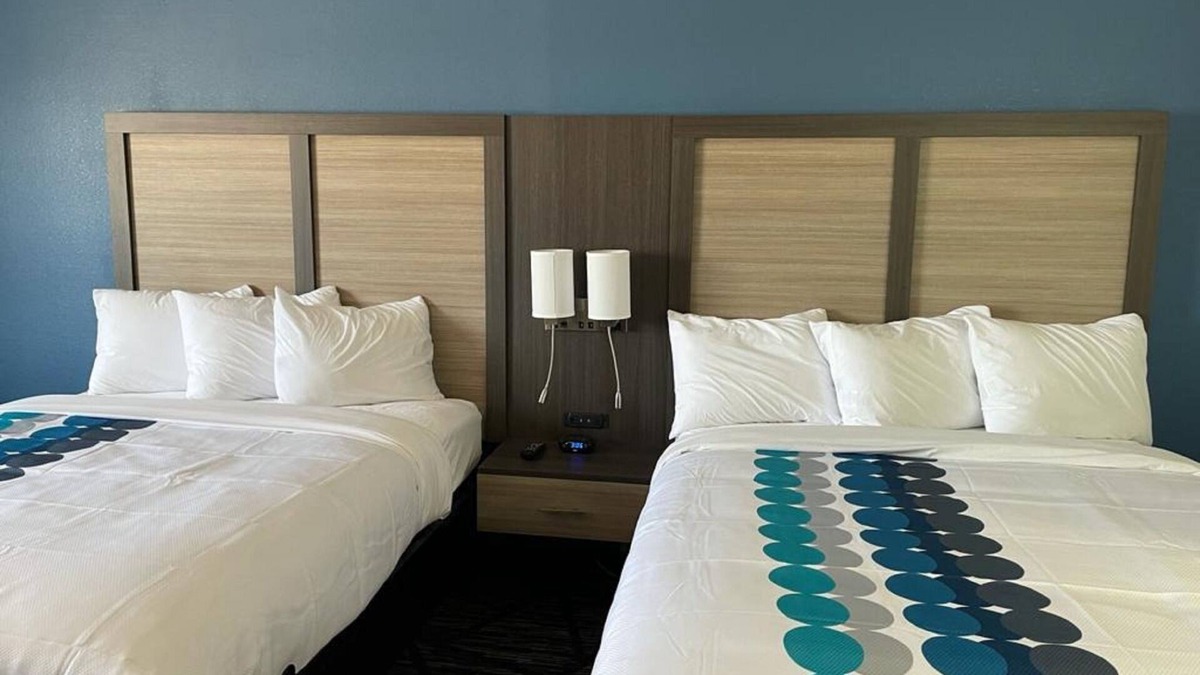Blackwell Hotel | Baymont by Wyndham Blackwell I-35