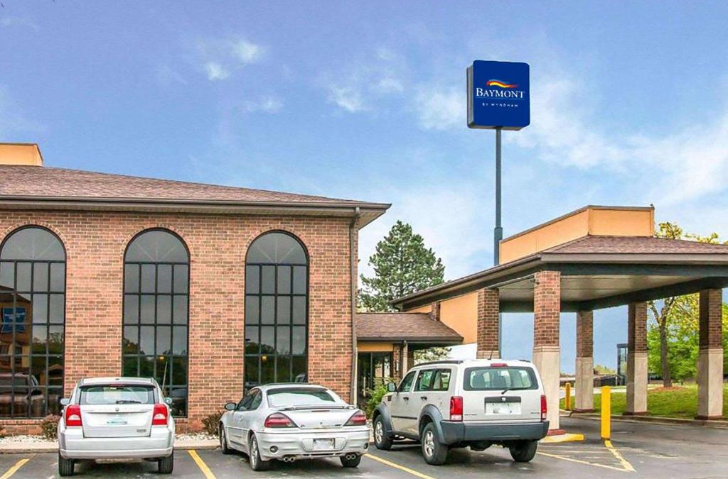 Flint Hotel | Baymont by Wyndham Flint Airport North