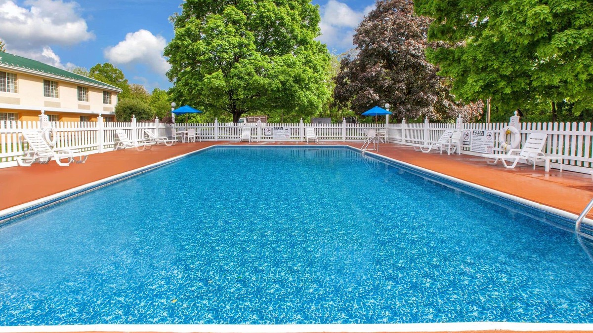 Paxtonia Hotel | Baymont by Wyndham Harrisburg