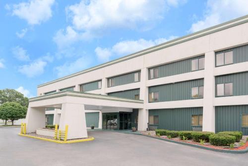Onalaska Hotel | Baymont by Wyndham La Crosse/Onalaska