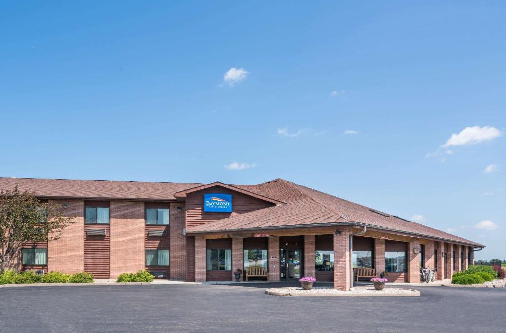 Marshfield Hotel | Baymont by Wyndham Marshfield