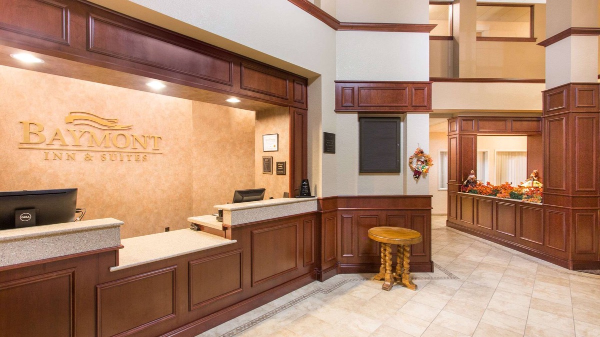 Plymouth Hotel | Baymont by Wyndham Plymouth