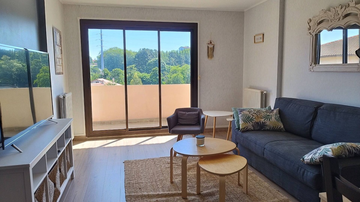 Bayonne Apartment | BAYONNE, T2, SMALL QUIET RESIDENCE WITH PARKING