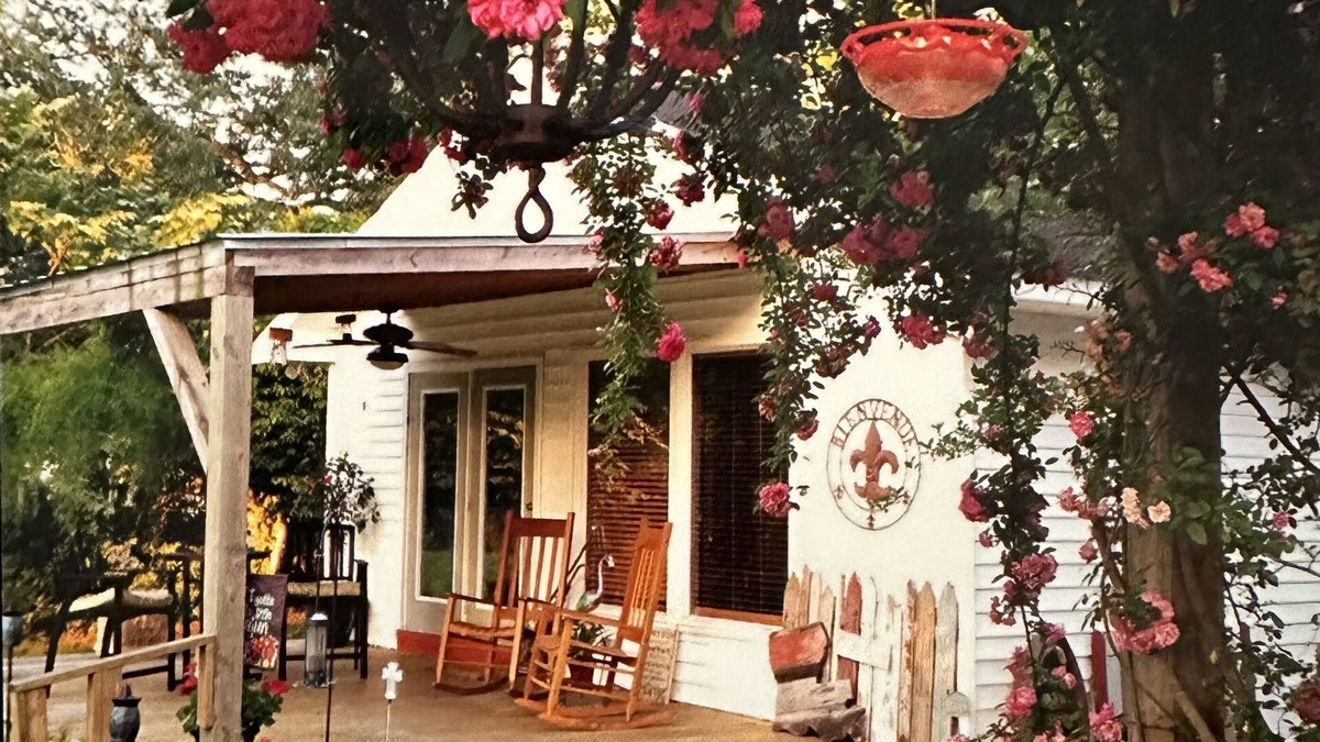 Abbeville Cottage | Bayou Rose Bed and Boudin. on Banks of Vermilion River