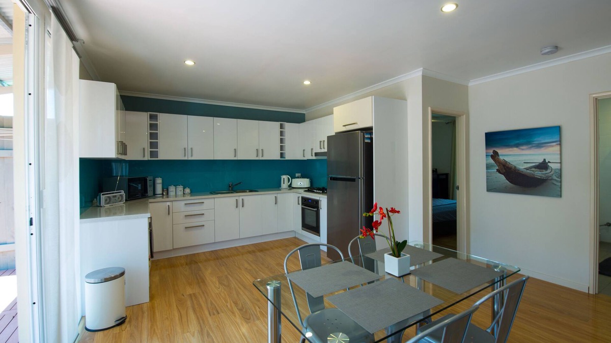 Mindarie Cottage | bayport cottage close to mindarie marina