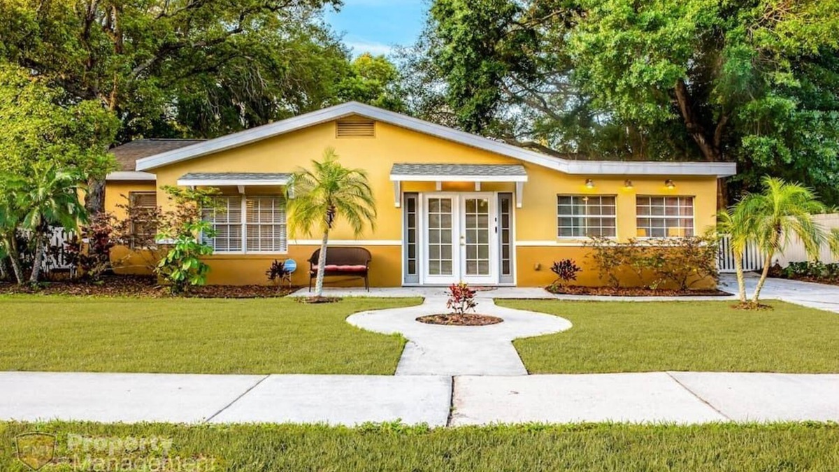 Ballast Point House | Bayshore Breeze Summa