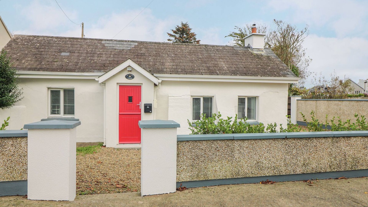 Rosslare Cottage | BAYSIDE COTTAGE, pet friendly in Rosslare Strand, County Wexford