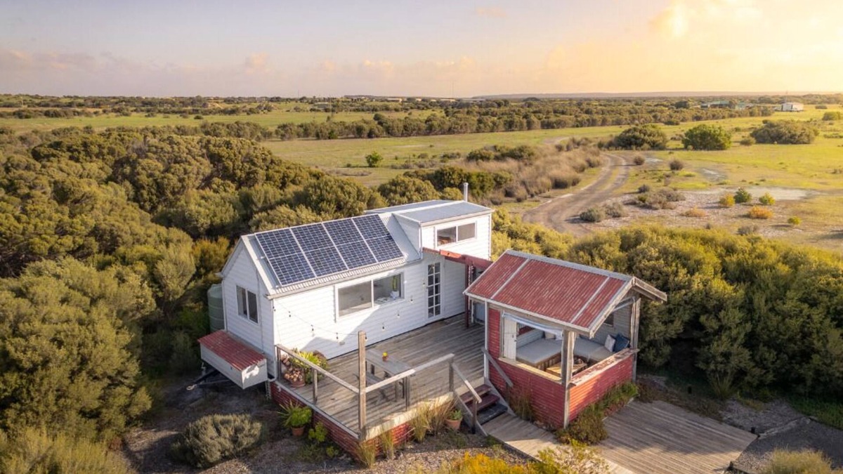 Warrenben House | Bayside Glamping's Tiny House - Off-Grid Eco-Luxe Stay In Marion Bay