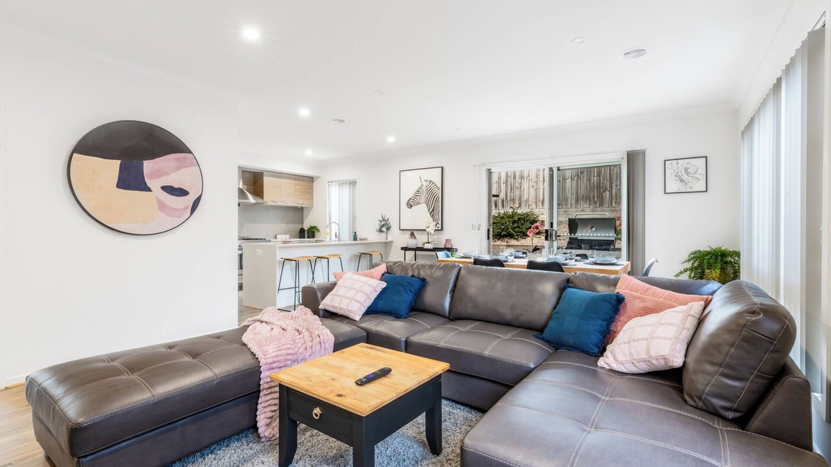 Curlewis House | Bayside luxury family retreat on the Bellarine. Wineries, Restaurants, explore.