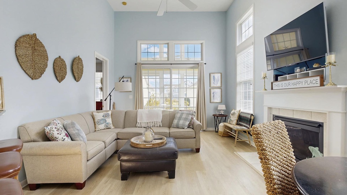 The Commons House | Bayside Resort dog-friendly townhouse w/tennis court access, WiFi, and balcony