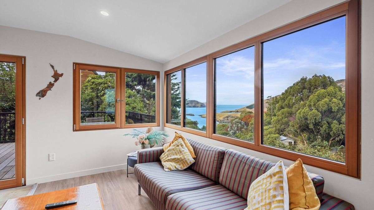 Diamond Harbour House | Bayside Serenity - Diamond Harbour Retreat