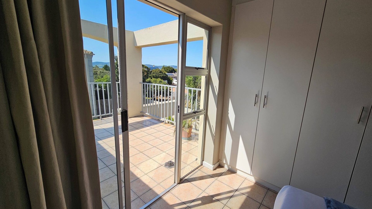 Parklands House | Bayside Terraces By Tanaka Kingdom - A modern three-bedroom apartment.