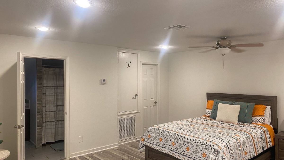 Baytown Apartment | Baytown Hideaway Private Casita One Bedroom Living with Deck and Kitchen