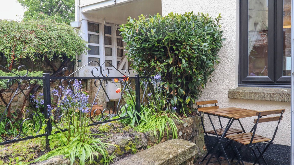 Chagford Cottage | BAYTREE COTTAGE, pet friendly, with a garden in Chagford