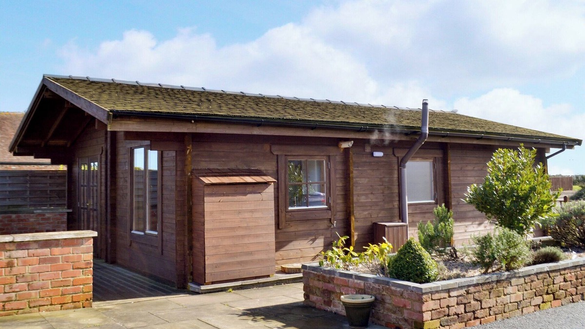 Nuneaton Cottage | Baytree Lodge - UK13322