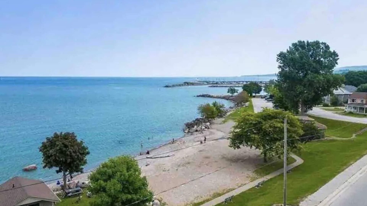 Meaford House | BAYVIEW AND SUNRISE! 1 bedroom close to ski hills and Bruce County