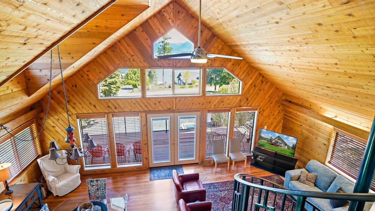 Bayview Cabin | Bayview Cabin - Lake Pend Oreille Views/Sleeps 8