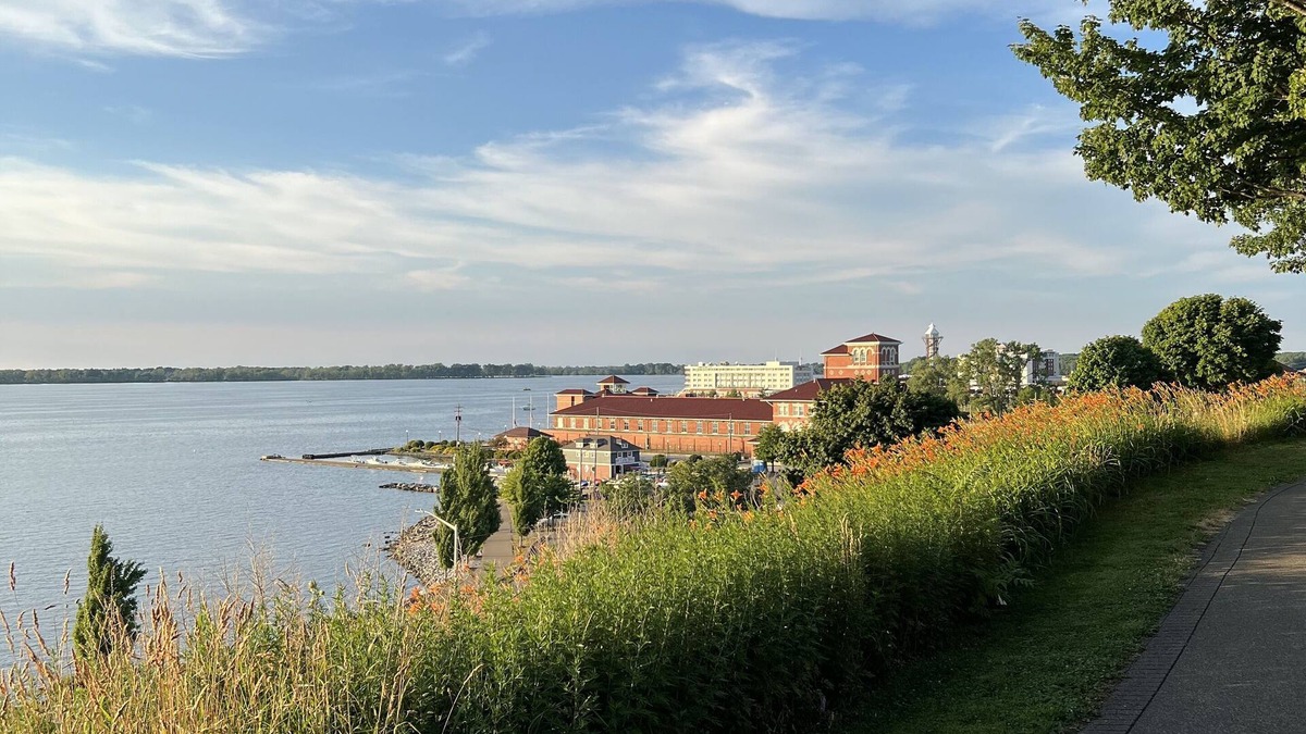 Erie House | Bayview Home in Heart of Downtown