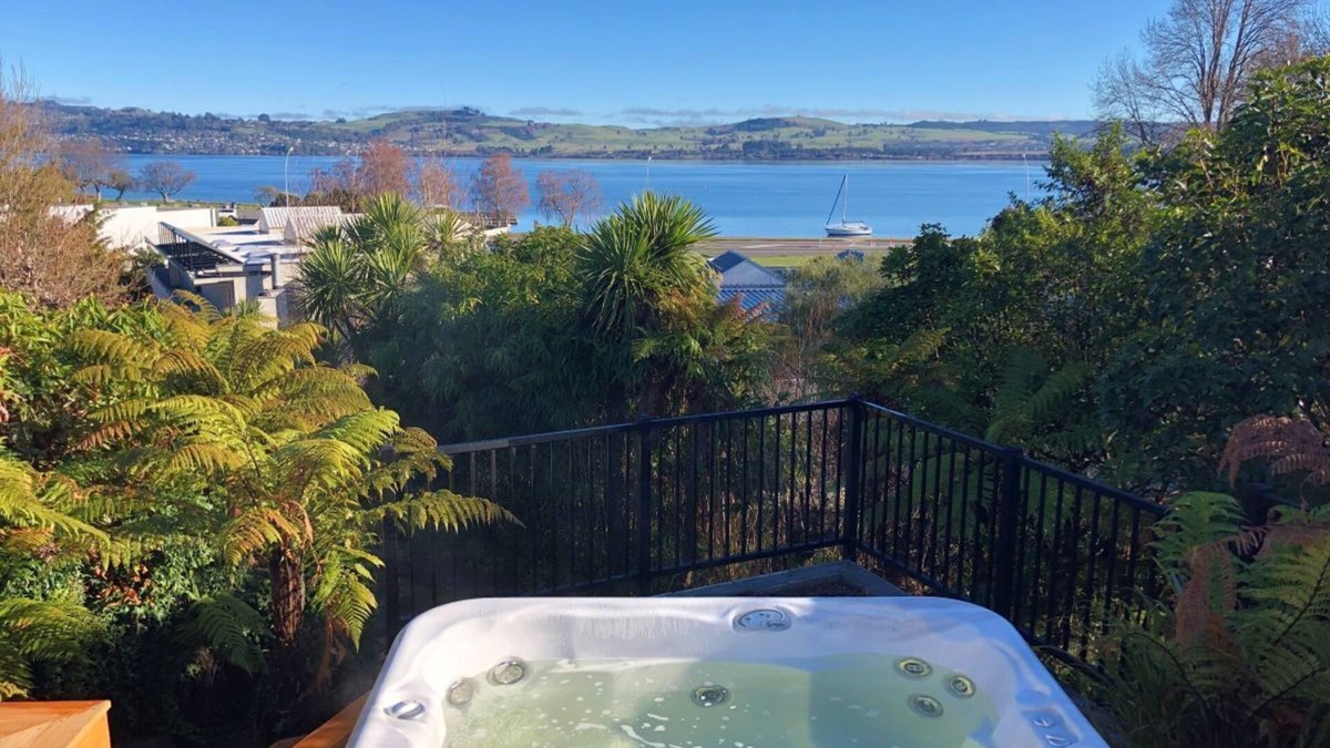 Two Mile Bay House | Bayview Taupo - Spa Pool and Views