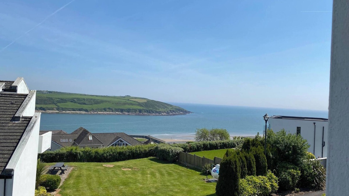 Youghal Villa | Bayview Villa Costal Retreat