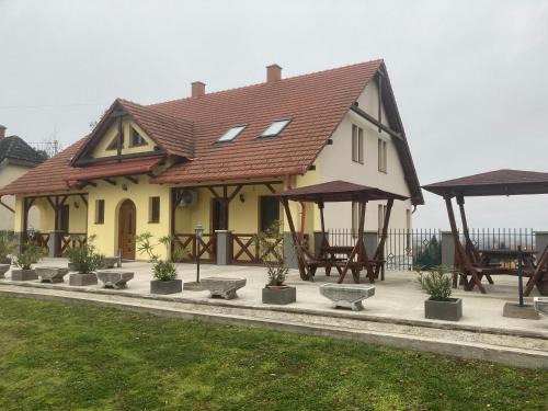 Tarcal House | Bazilika Vendégház