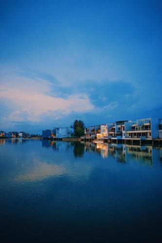 Batam Villa | BBQ,Canoe,KTV, Port Pickup Included